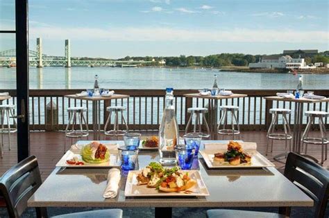 9 Incredible Waterfront Restaurants In New Hampshire