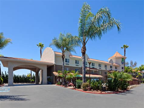 Hotel in Escondido, CA | Holiday Inn Express & Suites San Diego-Escondido