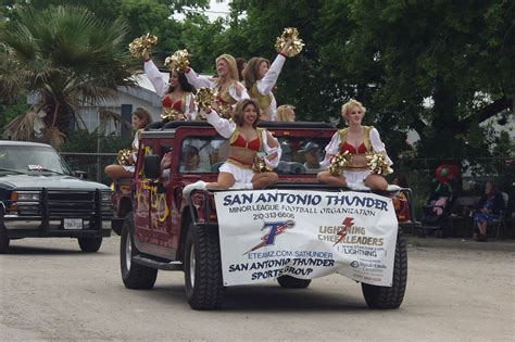 (2001-04-07) Poteet Strawberry Festival Parade | San Antonio Roses