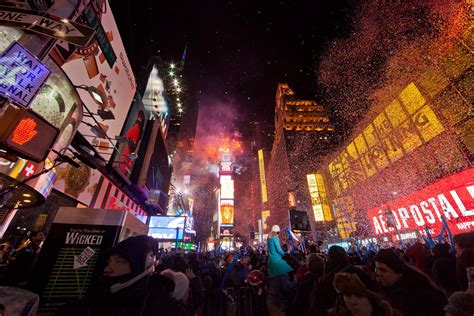 Dropping the Ball: Behind the Design of the Times Square New Year's Eve Ball Drop | KiwiCo