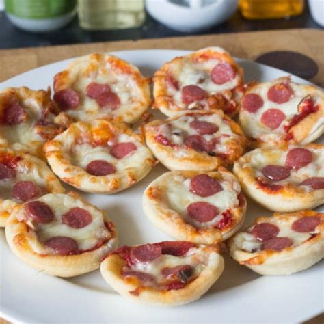 Fehler | Mini pizza bites, Pizza recipes homemade, Pizza bites