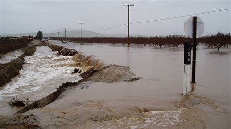 Tulare County Roads Closed Due to Flooding | KMPH