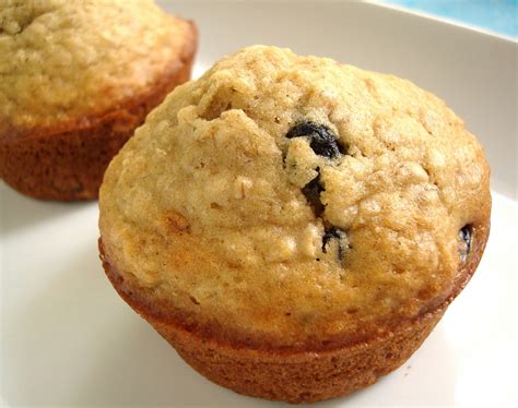 Ommy Noms: Oatmeal-Brown Sugar Muffins