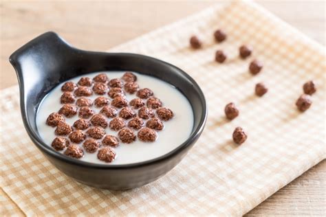 Premium Photo | Chocolate cereal bowl