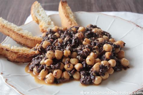 Revuelto de garbanzos y morcilla. Receta paso a paso. - Cocinando Entre Olivos