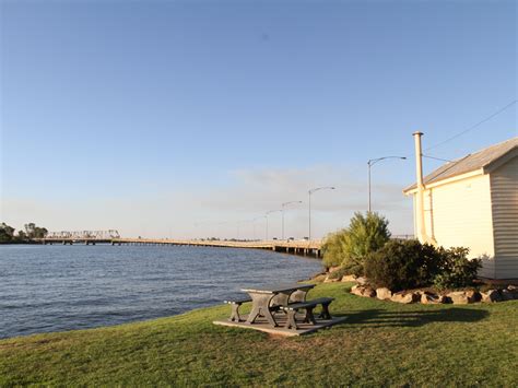 Yarrawonga, VIC - Aussie Towns