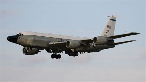 A couple of visitors at RAF Lakenheath. - FighterControl