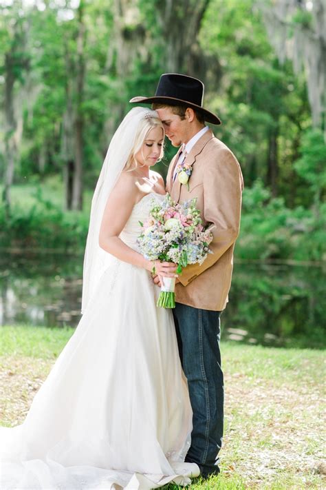 A Colorful Country Barn Wedding | Every Last Detail