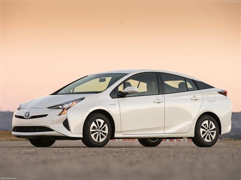 Toyota Prius (2016) - pictures, information & specs