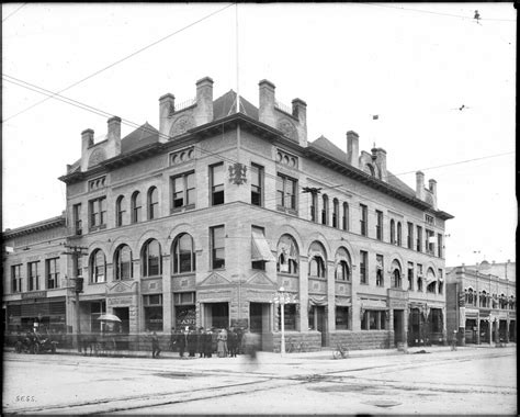 Exterior view of the Pasadena National Bank in the Stanton… | Flickr