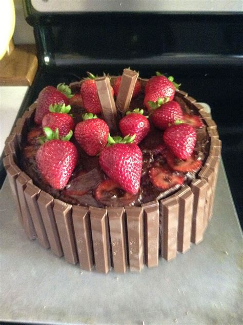 Chocolate Strawberry Kit Kat Cake Recipe