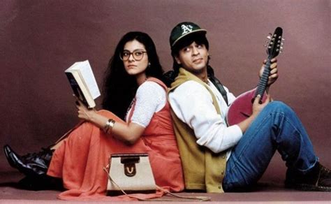 DDLJ:Kajol Recreates Her Iconic DDLJ Train Pose As DDLJ Completes 24 ...