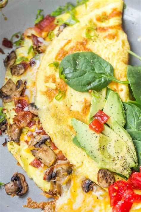 Bacon Mushroom Omelet with Cheese - Valentina's Corner