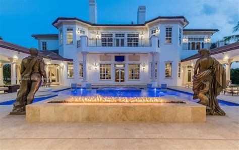 Tyreek Hill's $6.9M New House in Miami, Florida - Famous House