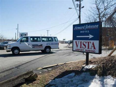 Vista Parking EWR | Rates, Photos, & Book