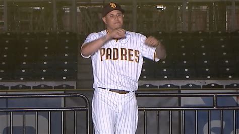 Padres unveil new brown uniforms