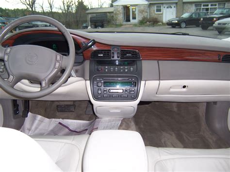 Cadillac DeVille VIII 1999 - 2005 Sedan :: OUTSTANDING CARS