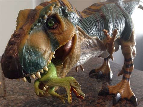 Tyrannosaurus Rex (Bull from The Lost World: Jurassic Park by Kenner) – Dinosaur Toy Blog