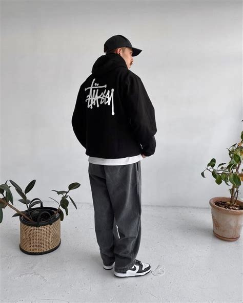 Basic STUSSY Hoodie | Street fashion men streetwear, Mens trendy outfits, Street style outfits men