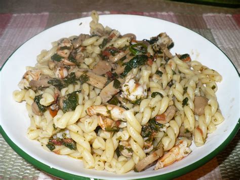 Dolly's Daily Dish: Fusilli With Shrimp, Mushrooms & Spinach