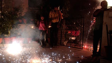 New Delhi bans fireworks ahead of Diwali to tackle pollution