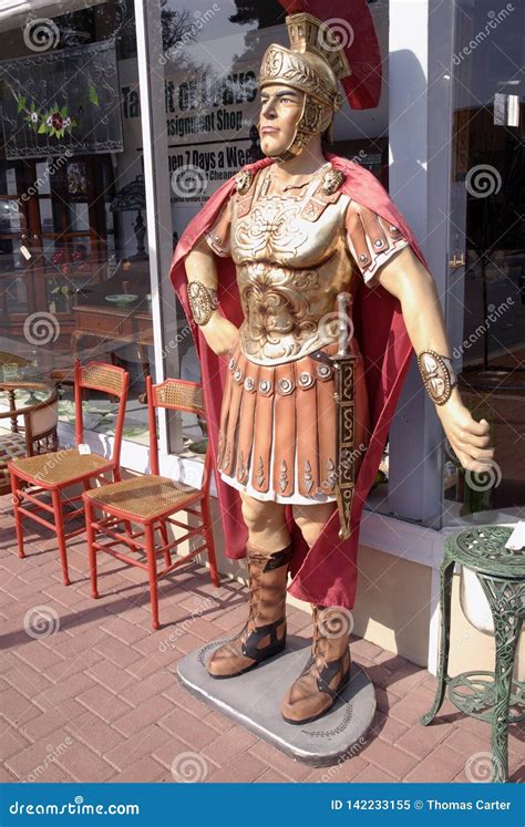 A Statue of a Roman Gladiator Editorial Image - Image of roman, laurel ...