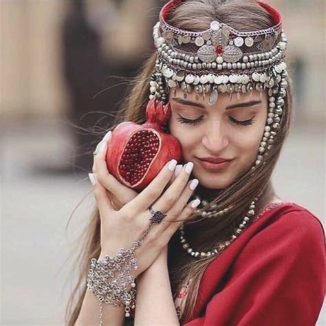 Armenian Culture, Hair Scarf Styles, Persian Wedding, Beauty Around The World, Tribal Dress ...