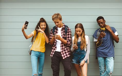 Social Media & its Effect on Children's Mental Health - MyDr.com.au