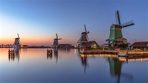 Iconic windmills of Zaanse Schans - backiee