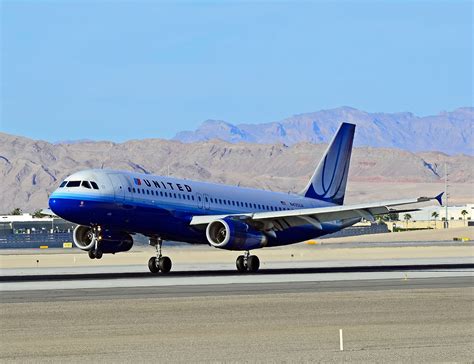 United Airlines Airbus A320 Returns To Mexico City Due To Fuel Pressure ...