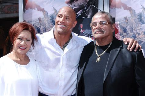 Dwayne Johnson posts touching tribute to his late father