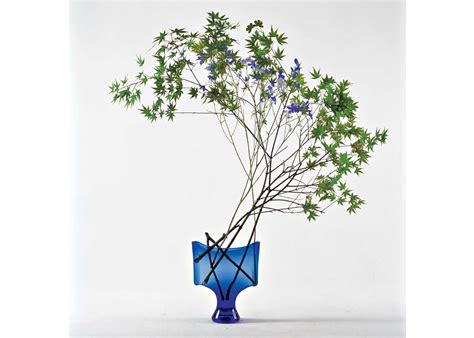 Ikebana: All You Need to Know About Japanese Flower Art