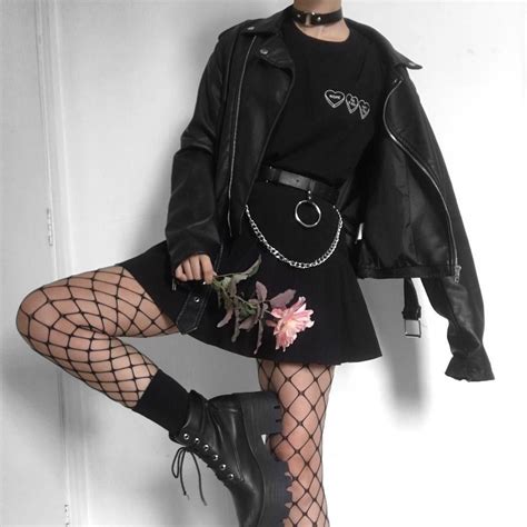 Soft Grunge Outfits Cute Goth Aesthetic - Contact grunge aesthetic on messenger. - ezildaricci