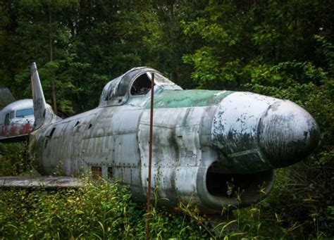 Epic Abandoned WWII Fighter Planes (15 pics)