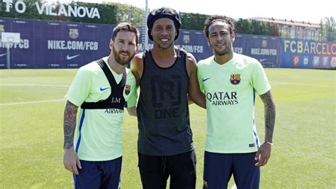 Messi, Ronaldinho and Neymar Jr together