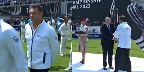 Third Umpire Richard Kettleborough booed by crowd during WTC Final presentation ceremony