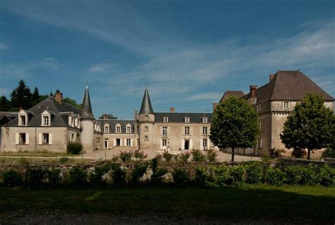 Chateau de Lalande - Luxury Home Exchange in Crozon sur Vauvre, France