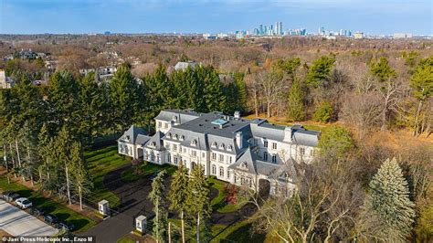 Sprawling mansion that featured in Netflix's Painkiller as Richard ...