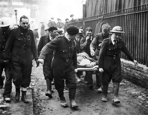 London During The Blitz | The blitz, London blitz, Historical photos