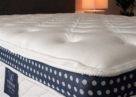 Best Cooling Mattresses for Hot Sleepers 2024 | Mattress Clarity