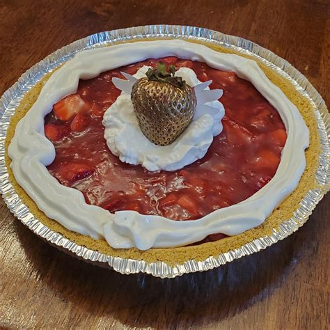 Ah yes the winged golden strawberry pie, Submission to the contest (IT ...