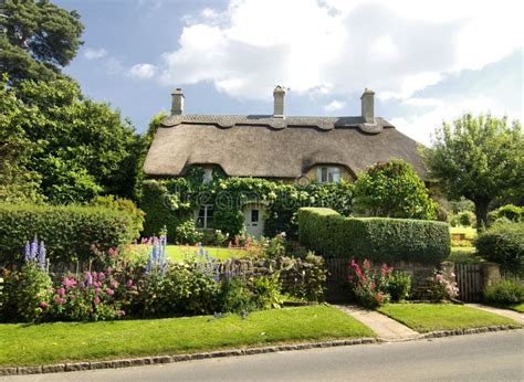 Quaint Countryside Cottage In England Stock Photo - Image: 9915354