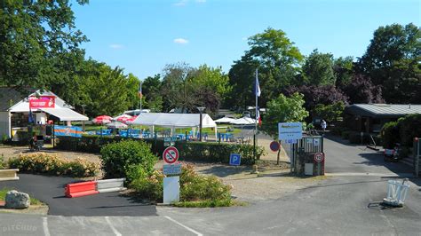 Camping Les Peupliers, Montlouis-sur-Loire - Pitchup®