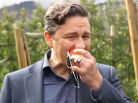 Pierre Poilievre Dismantles Reporter's Ego While Eating An Apple: "I ...