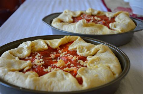 Kirsten's Cooking: Deep Dish Pizza Pie