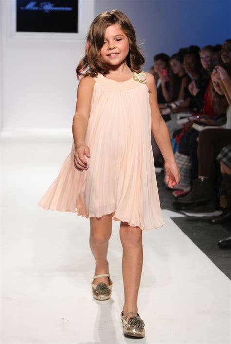 A Hint of Spring: petite PARADE/Vogue bambini NY Kids Fashion Week 2013 - mom a la mode