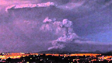 Calbuco volcano 2015 plinian eruption by night - YouTube