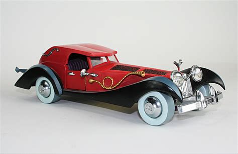 Photo: Cruella DeVille's car from "101 Dalmations." | Movie and TV Car ...