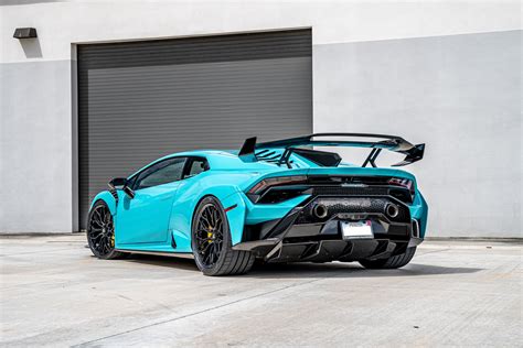 Blue Lamborghini Huracan STO - Brixton Forged™