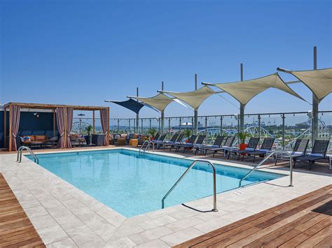 Hotels Near The Pike with Rooftop Pool | Hyatt Centric Long Beach